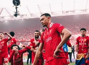 开云下载-利物浦球员合力演绎胜利，赢得激情掌声的简单介绍