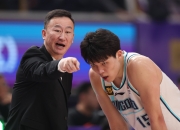 开云体育登录-雄鹿苦战击败开拓者，豪取十连胜