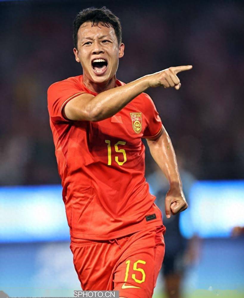 包含中国队轻取丹麦队，郑思维状态火热的词条