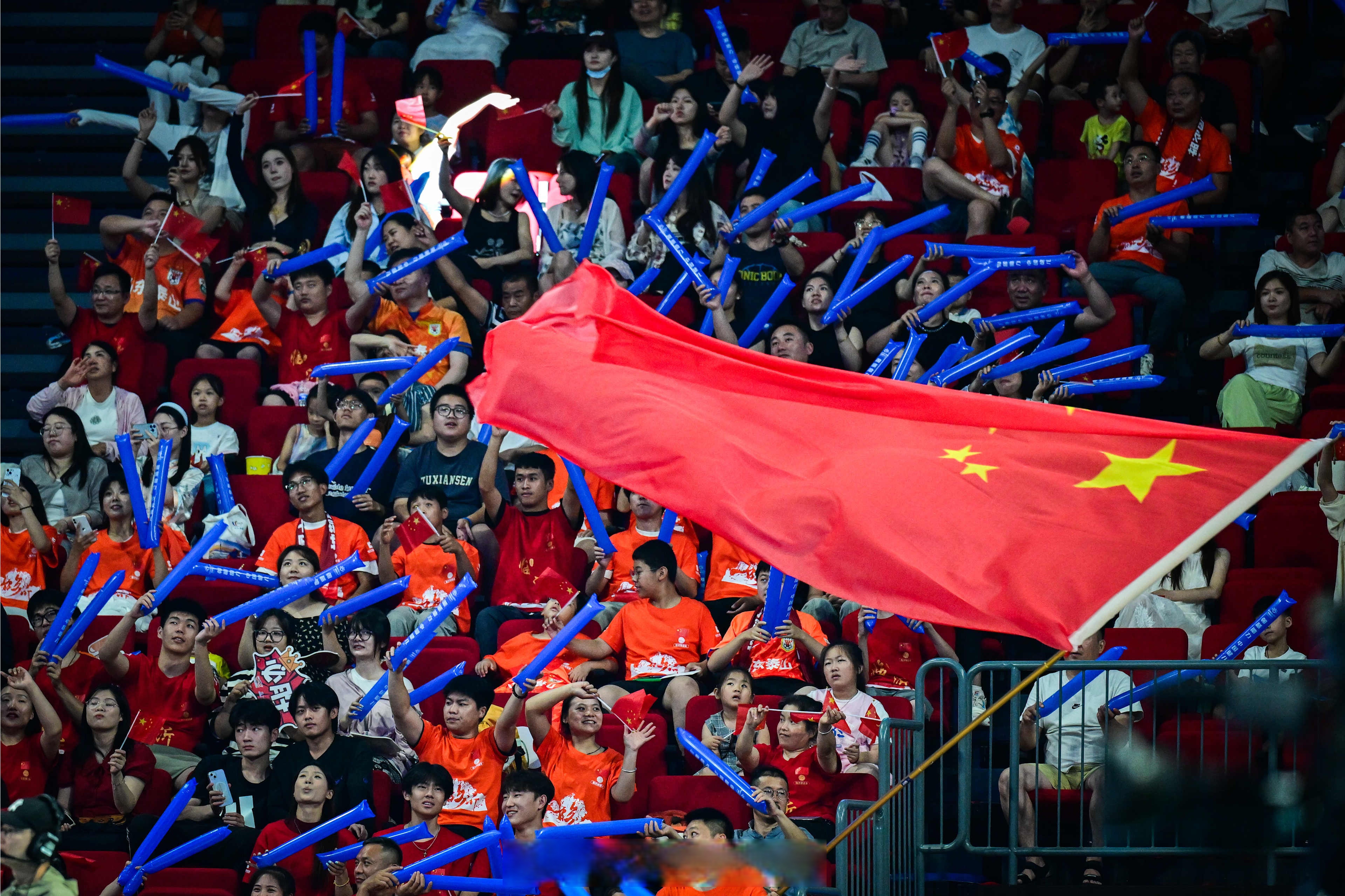 联赛夺冠热门浮出水面,激烈角逐即将展开的简单介绍 联赛夺冠热门浮出水面,激烈角逐即将展开的简单介绍