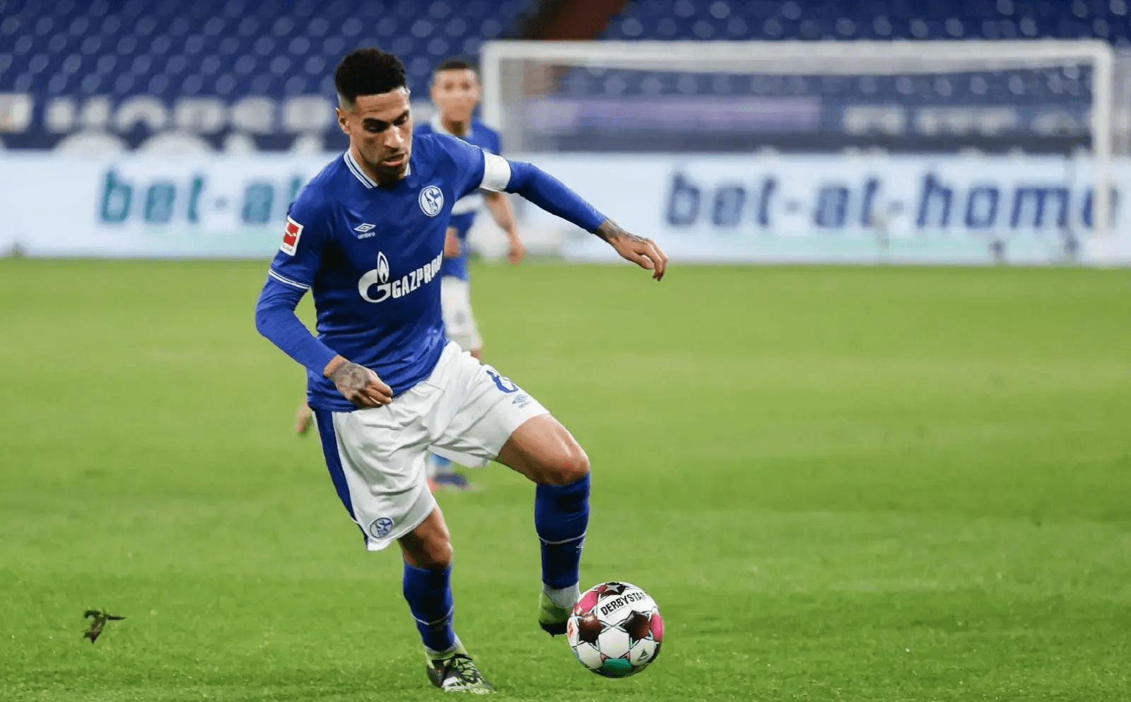 沙尔克输球遭遇挑战,迫切需要反击 沙尔克输球遭遇挑战,迫切需要反击