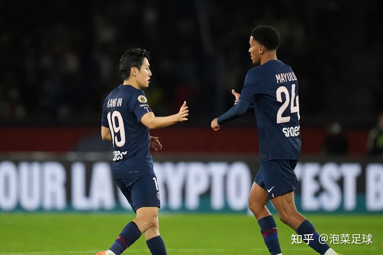 欧洲传奇球员重回赛场,感动全场 欧洲传奇球员重回赛场,感动全场