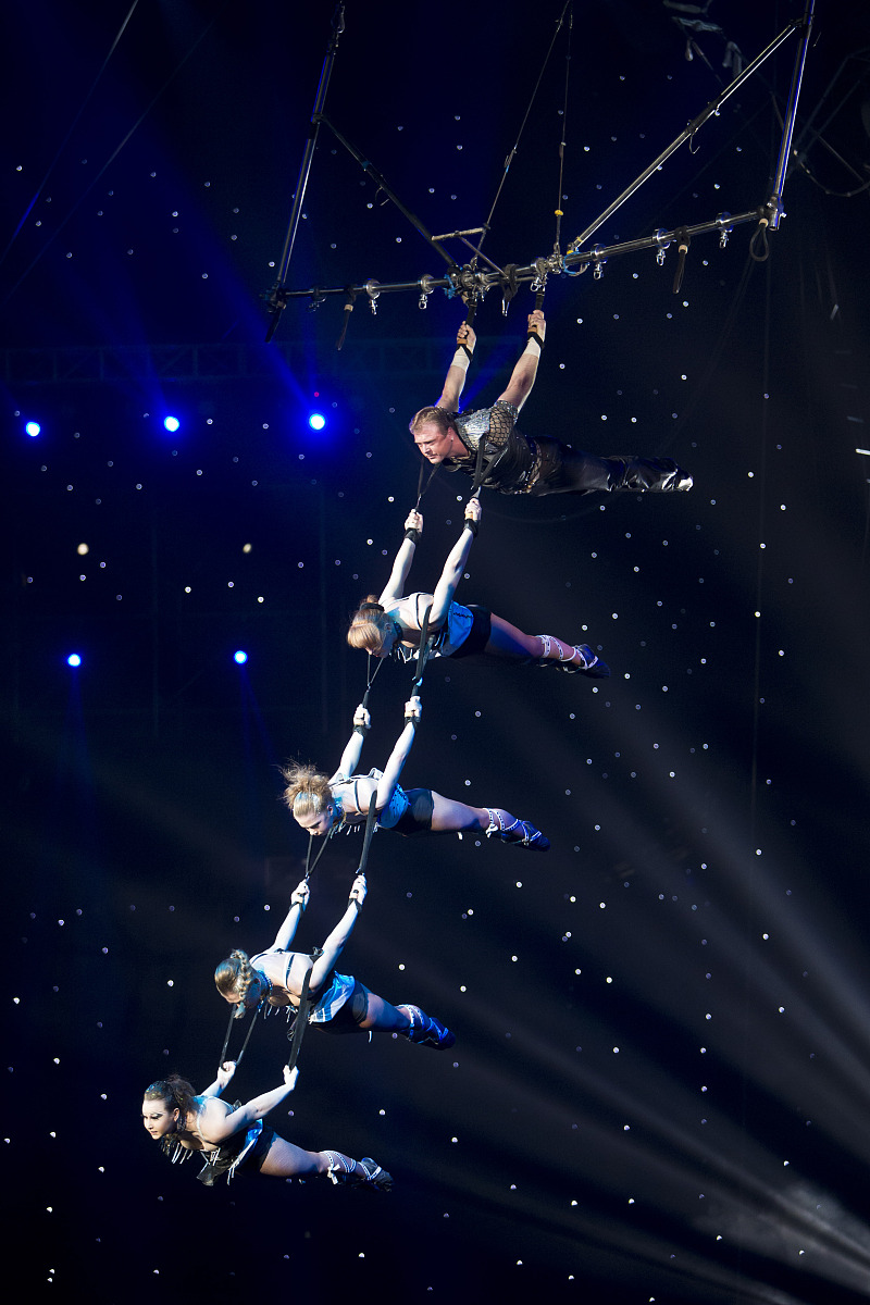 赛场上惊险火爆，精妙绝伦