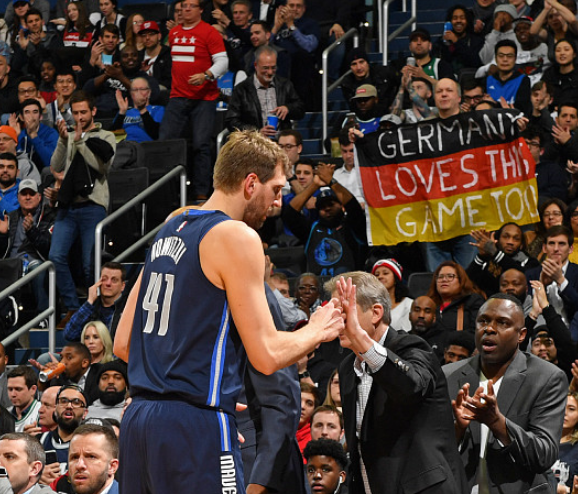 平托拉卡诺队在客场惊险击败弗罗西诺内,表现抢眼的简单介绍 平托拉卡诺队在客场惊险击败弗罗西诺内,表现抢眼的简单介绍