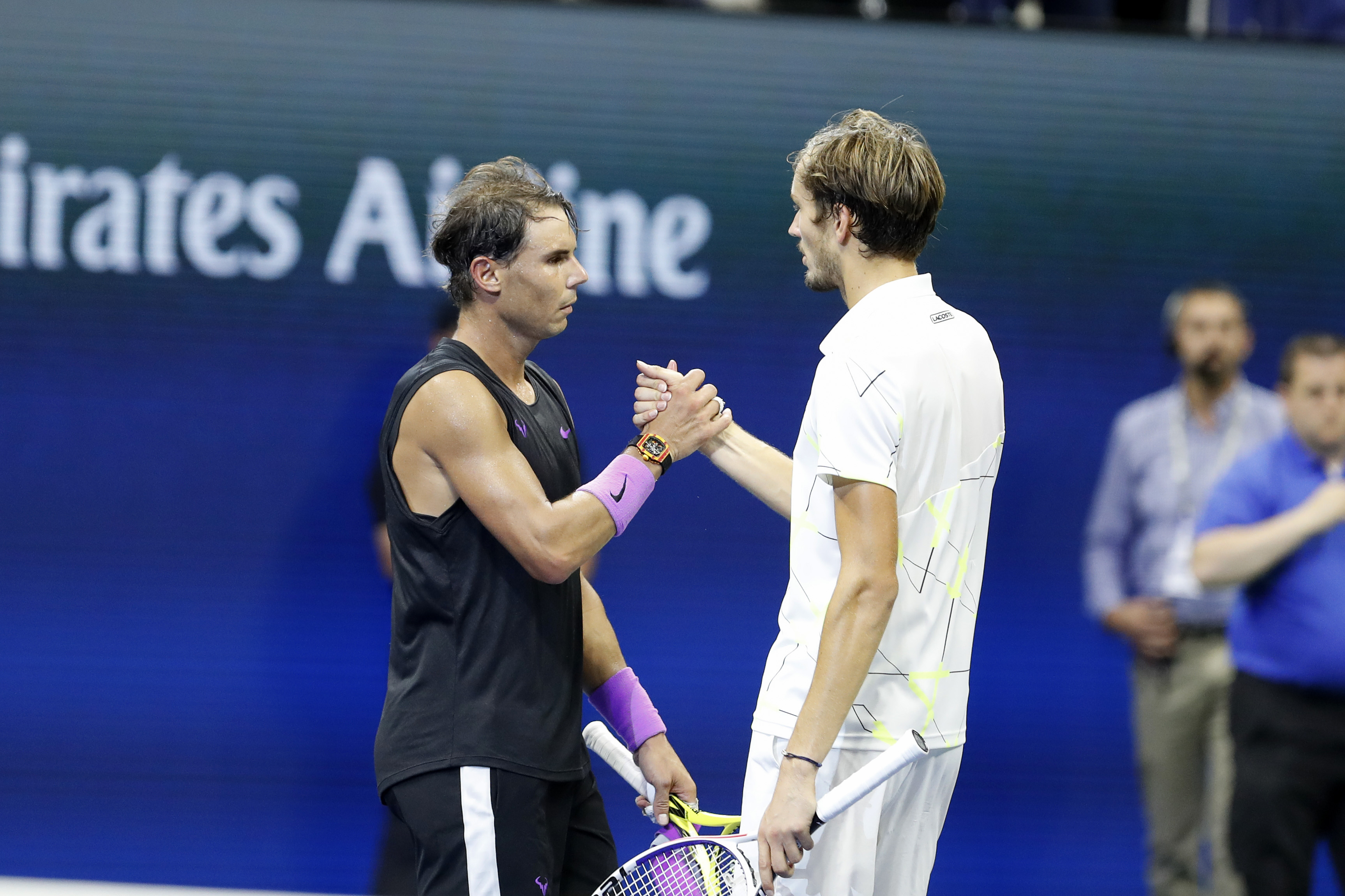 包含澳大利亚网球队完胜日本网球队，梅德韦杰夫关键制胜的词条