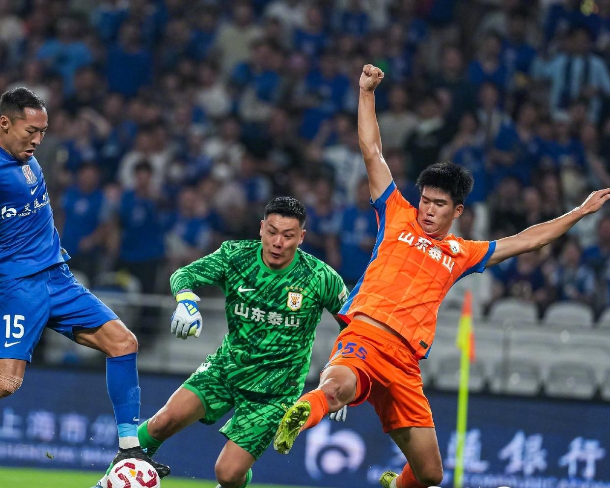 后防线表现稳健，球队成功守住优势取胜的简单介绍