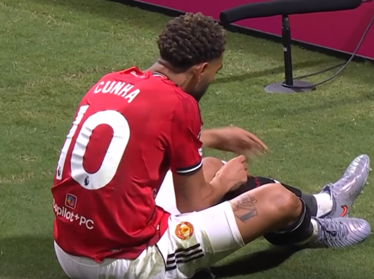 埃弗顿战平对手，保持不败记录