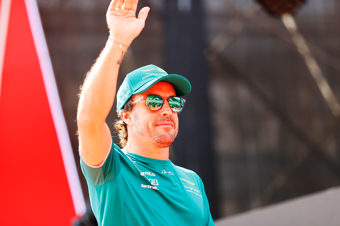 索伯车队逆转迈凯伦,阿隆索点燃赛场的简单介绍 索伯车队逆转迈凯伦,阿隆索点燃赛场的简单介绍