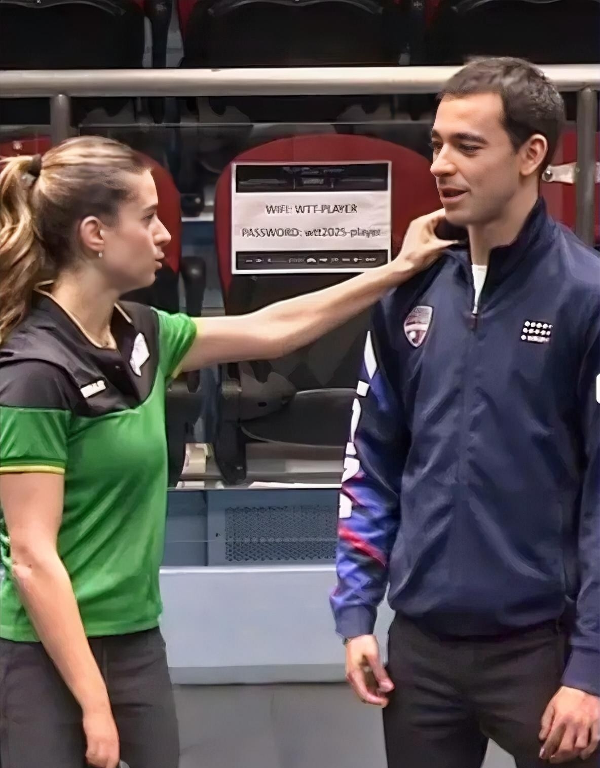 包含法国乒乓球队力克英国乒乓球队，许昕统治全场的词条