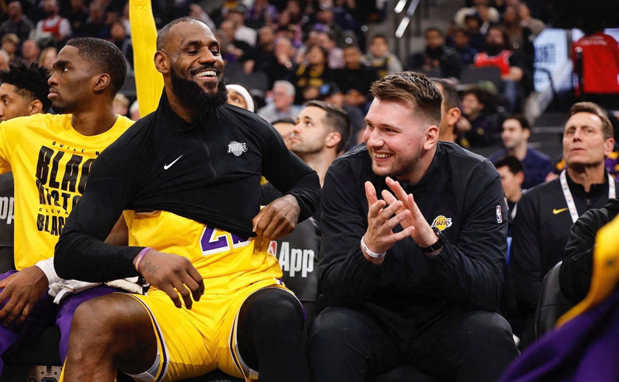 快船险胜独行侠，詹姆斯统治全场的简单介绍