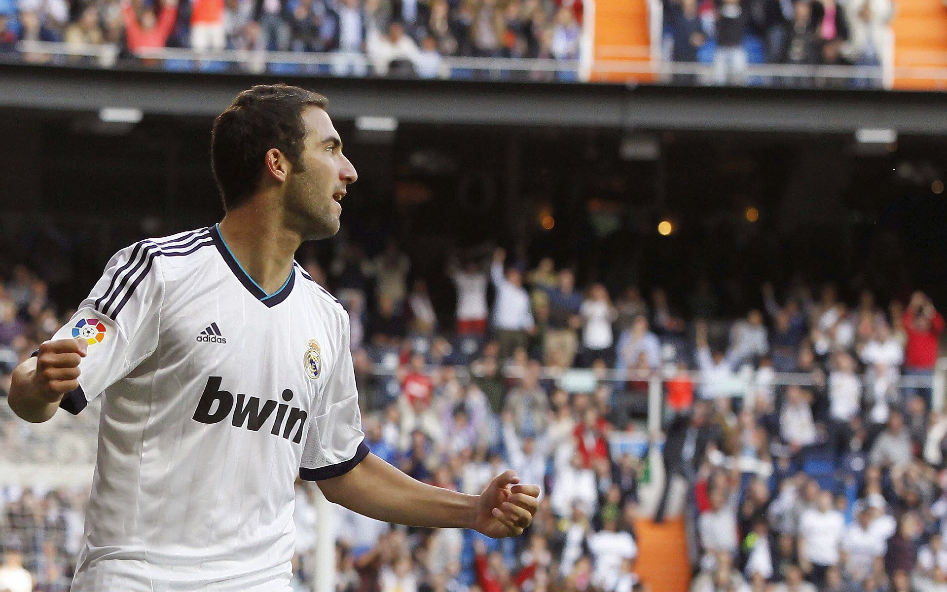 佛罗伦萨的叹息与威尔士的黎明，久保建英关键回合不手软，定义亚洲新高度